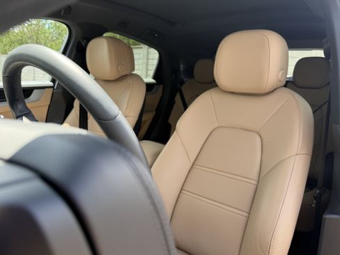 Certified 2024 Porsche Cayenne S AWD/4WD image 5