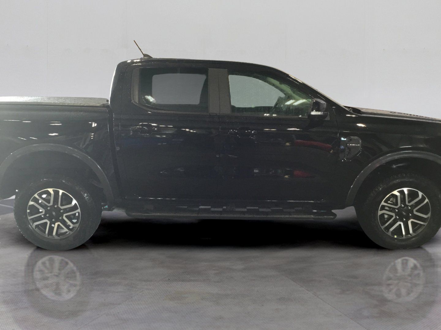 Used 2024 Ford Ranger Lariat w/ Advanced Towing Package AWD/4WD image 9