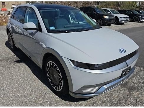 Used 2024 Hyundai Ioniq 5 Limited AWD/4WD image 2