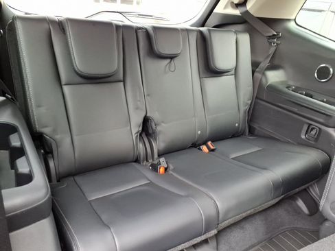 Certified 2025 Subaru Ascent Limited image 9