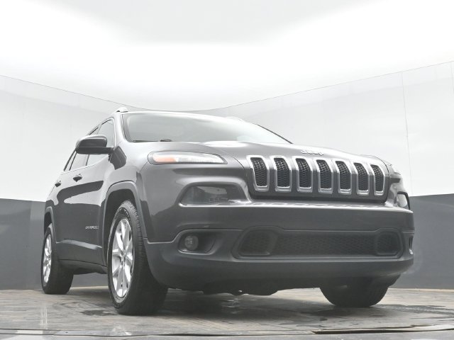 Used 2015 Jeep Cherokee Latitude w/ Comfort/Convenience Group FWD image 41