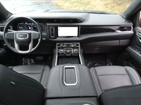 Used 2021 GMC Yukon Denali w/ LPO, Illumination Package image 16