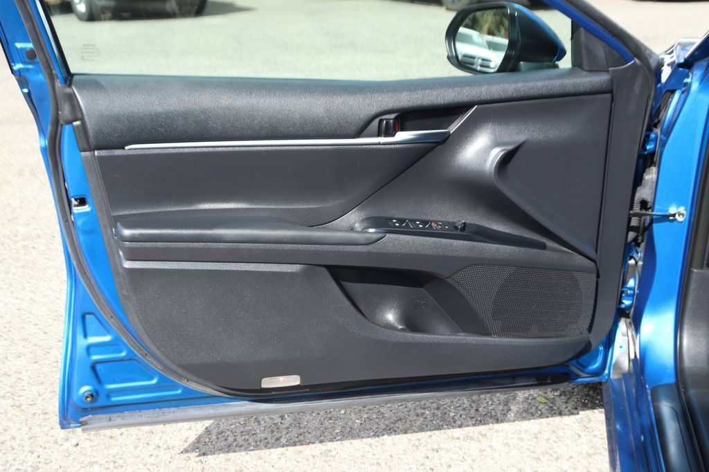 Used 2019 Toyota Camry LE FWD image 13