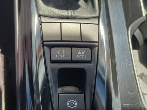 Used 2025 Toyota Camry LE FWD image 28