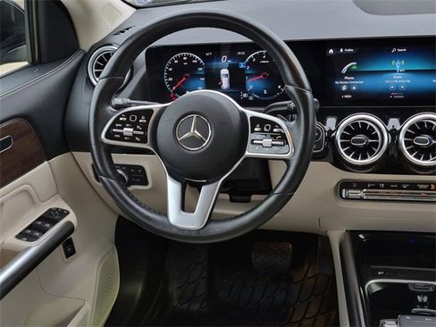 Certified 2022 Mercedes-Benz GLA 250 4MATIC image 27