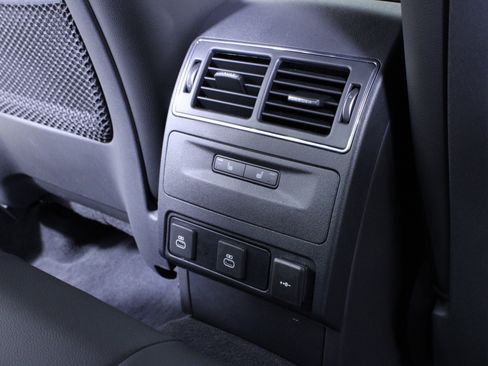 Used 2026 Jaguar F-PACE R-Dynamic S image 15