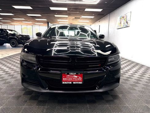 Used 2020 Dodge Charger SXT w/ Leather Interior Group RWD image 4