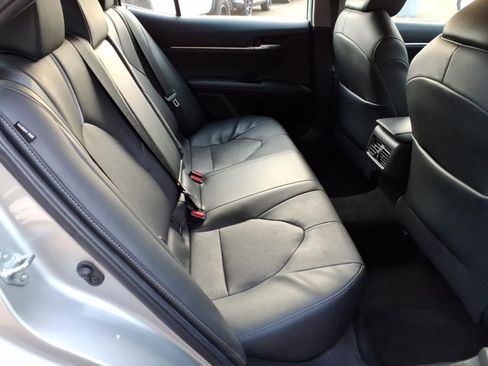 Used 2021 Toyota Camry XSE FWD image 11