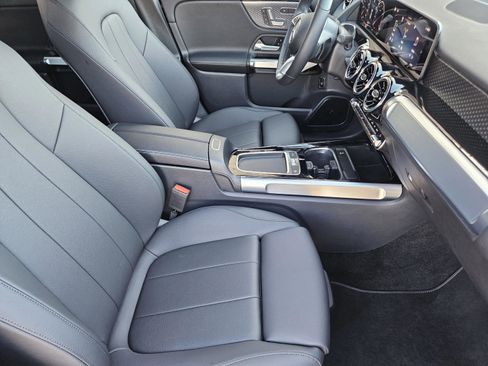 Used 2026 Mercedes-Benz GLB 250 image 9