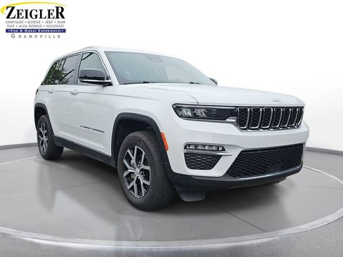 Used 2023 Jeep Grand Cherokee Limited AWD/4WD image 3