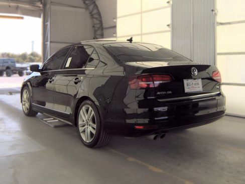 Used 2017 Volkswagen Jetta SEL FWD image 6
