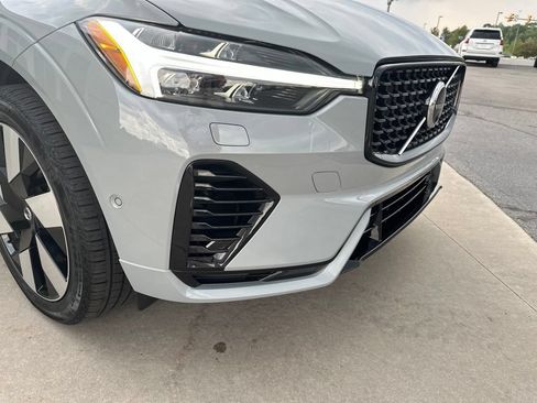 Certified 2025 Volvo XC60 T8 Plus w/ Protection Package Premier AWD/4WD image 13