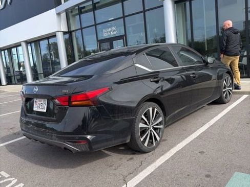 Used 2021 Nissan Altima 2.5 SR FWD image 4