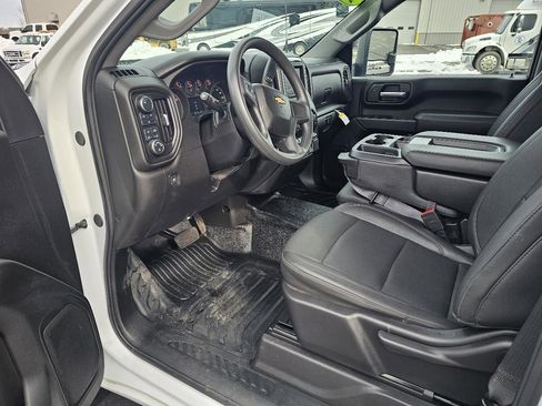 Used 2025 Chevrolet Silverado 2500 W/T w/ WT Convenience Package image 12