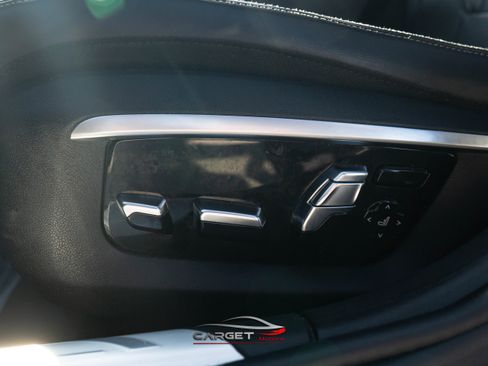 Used 2016 BMW 750i w/ M Sport Package image 40