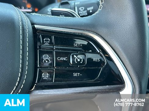 Used 2023 Jeep Grand Cherokee Overland AWD/4WD image 31