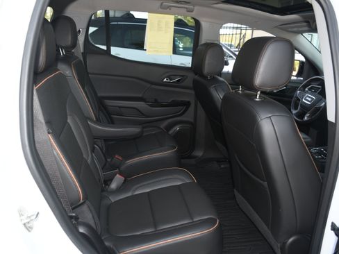 Used 2022 GMC Acadia AT4 w/ Technology Package image 21