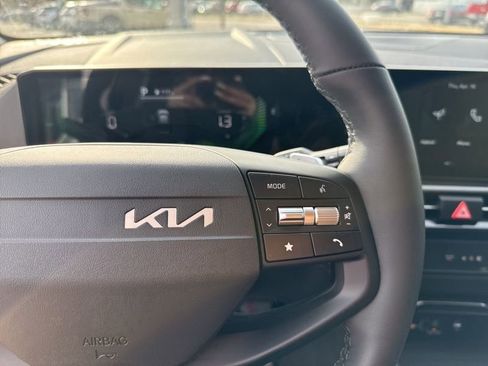 New 2026 Kia Sportage LX FWD image 27