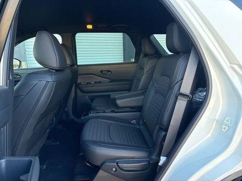 New 2025 Nissan Pathfinder Rock Creek image 15