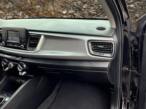 Used 2018 Kia Rio LX image 14