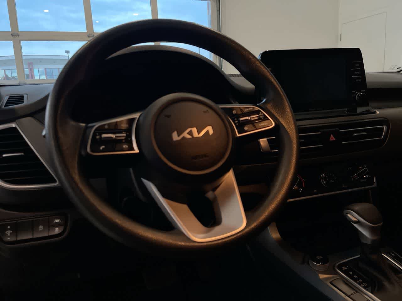 Used 2023 Kia Seltos LX AWD/4WD image 14