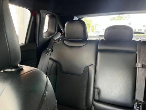 Used 2025 Jeep Compass Trailhawk image 39