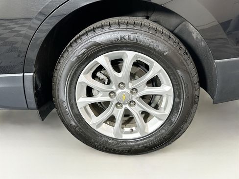 Used 2020 Chevrolet Equinox LT w/ Driver Convenience Package image 11