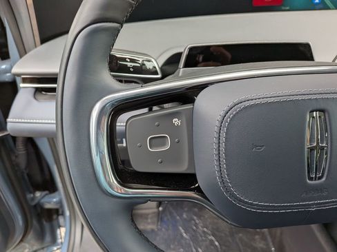 New 2025 Lincoln Nautilus Reserve image 20