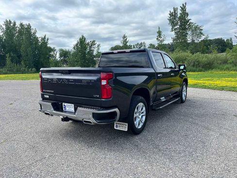 Used 2022 Chevrolet Silverado 1500 LTZ AWD/4WD image 4