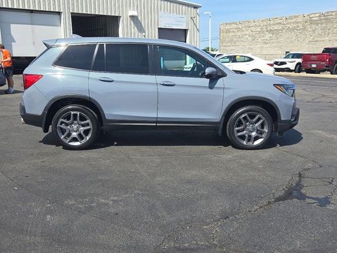 Used 2023 Honda Passport EX-L image 9