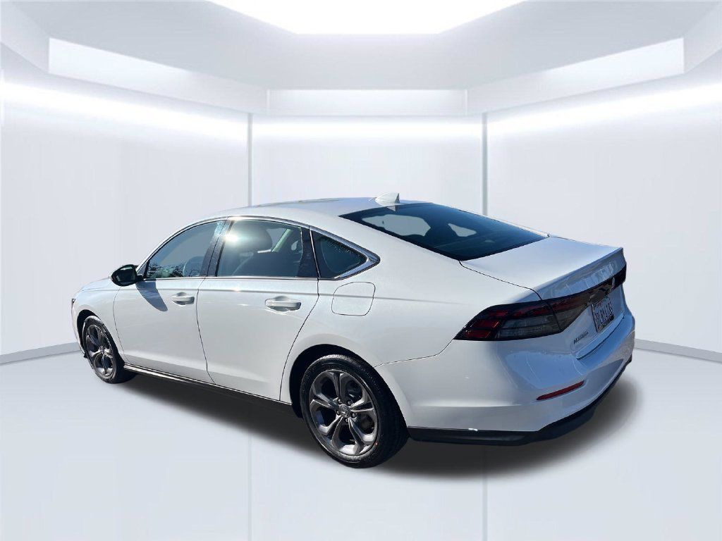 Used 2024 Honda Accord EX image 3