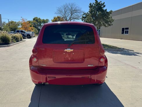Used 2010 Chevrolet HHR LS image 3
