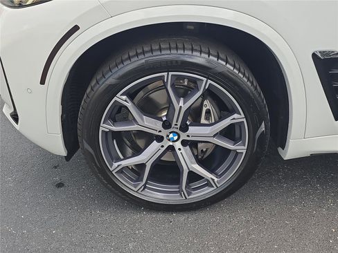 Used 2024 BMW X5 sDrive40i w/ M Sport Package image 7