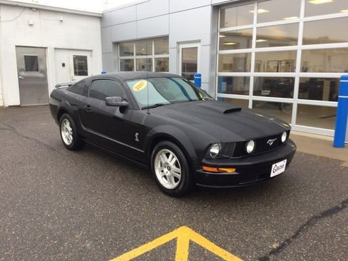 Used 2007 Ford Mustang GT image 2