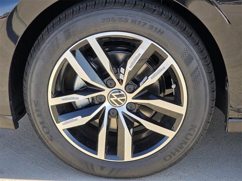 New 2026 Volkswagen Jetta SE image 8