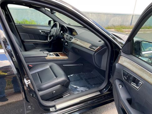 Used 2010 Mercedes-Benz E 350 4MATIC Sedan image 21