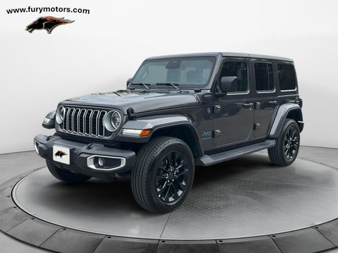 Used 2025 Jeep Wrangler Unlimited Sahara AWD/4WD image 7