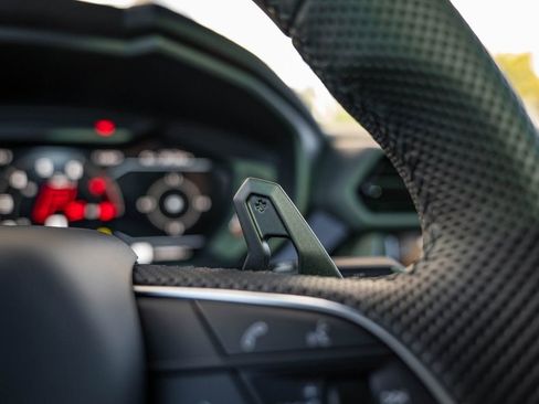 New 2025 Lamborghini Urus SE image 13