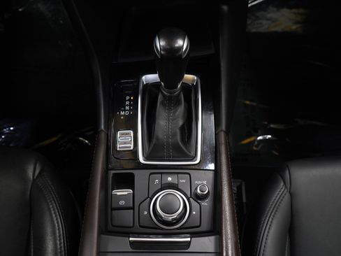 Used 2018 MAZDA MAZDA3 Touring FWD image 16