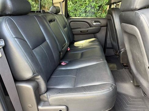 Used 2011 GMC Sierra 1500 SLE w/ All-Terrain Package AWD/4WD image 17