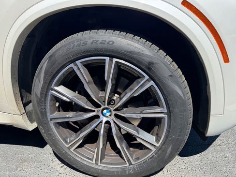 Used 2025 BMW X5 xDrive40i w/ M Sport Package image 2