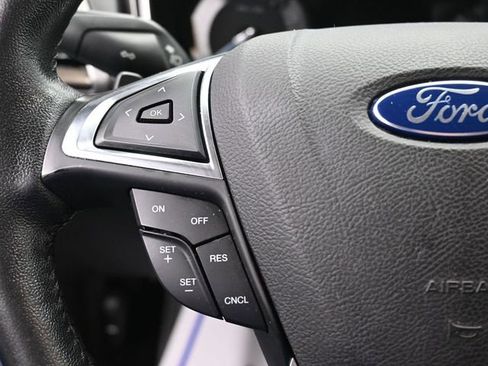 Used 2018 Ford Fusion SE image 16