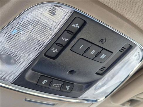 Used 2019 Jeep Grand Cherokee Limited AWD/4WD image 12