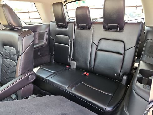 Used 2025 Nissan Pathfinder Platinum image 10