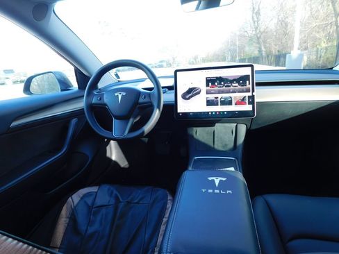 Used 2023 Tesla Model 3 Standard Range image 7