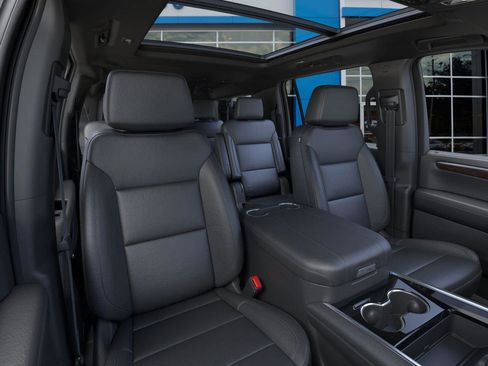 New 2026 Chevrolet Suburban Z71 w/ Comfort Package image 16
