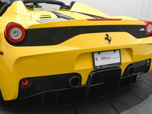 Used 2015 Ferrari 458 Speciale A image 20