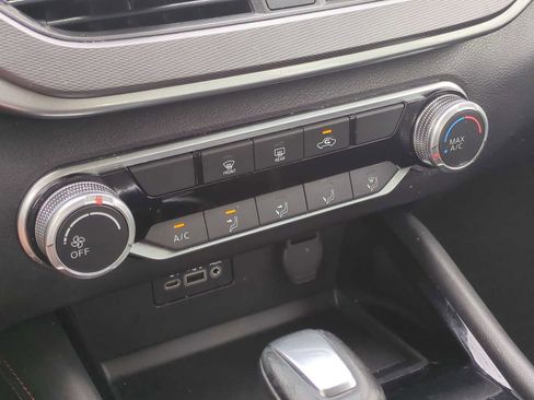 Used 2024 Nissan Altima 2.5 SR FWD image 17