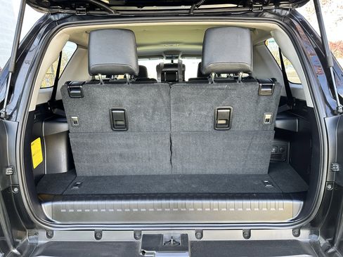 Used 2017 Toyota 4Runner SR5 Premium image 29