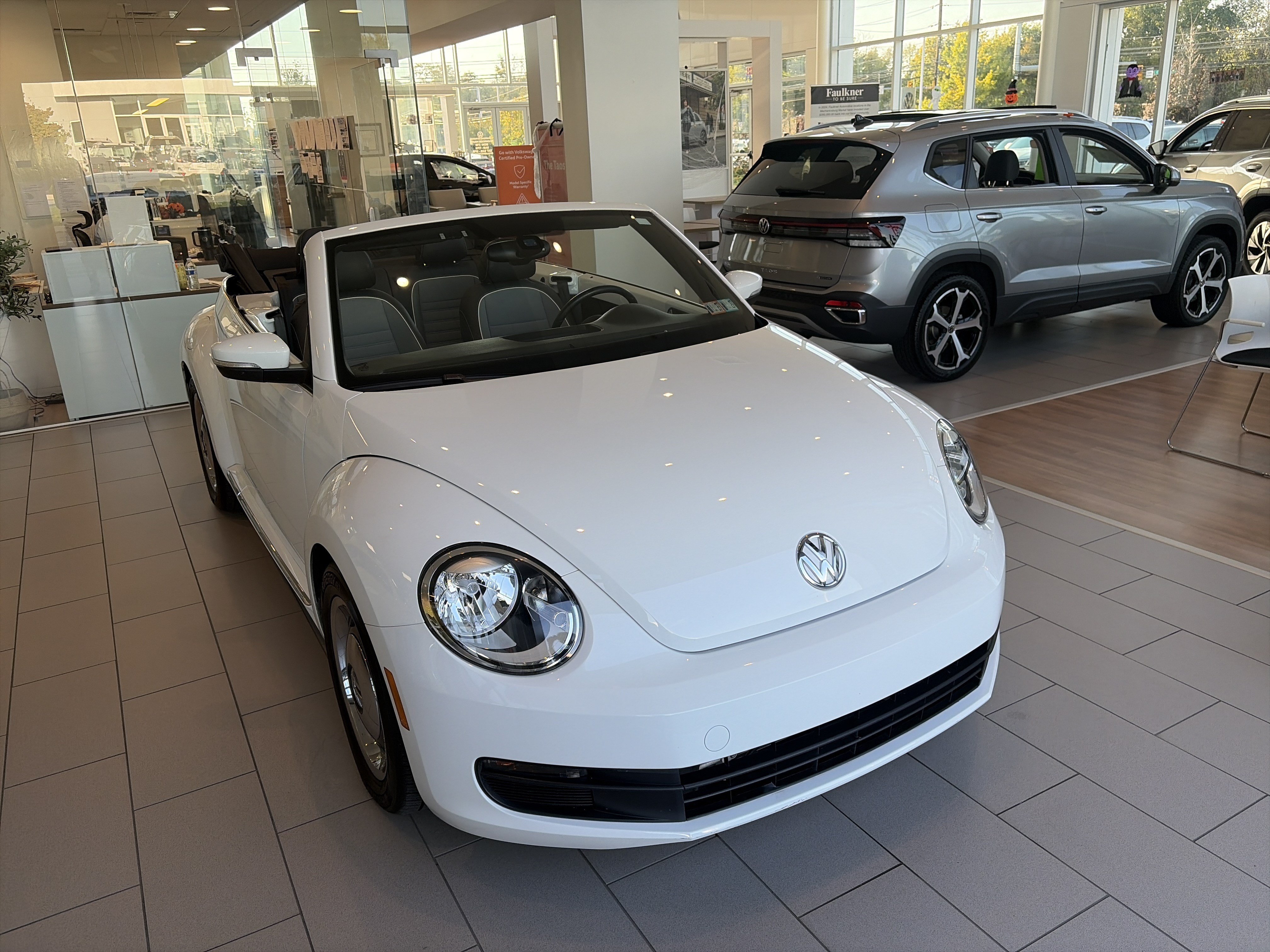 Used 2016 Volkswagen Beetle 1.8T Denim FWD image 3